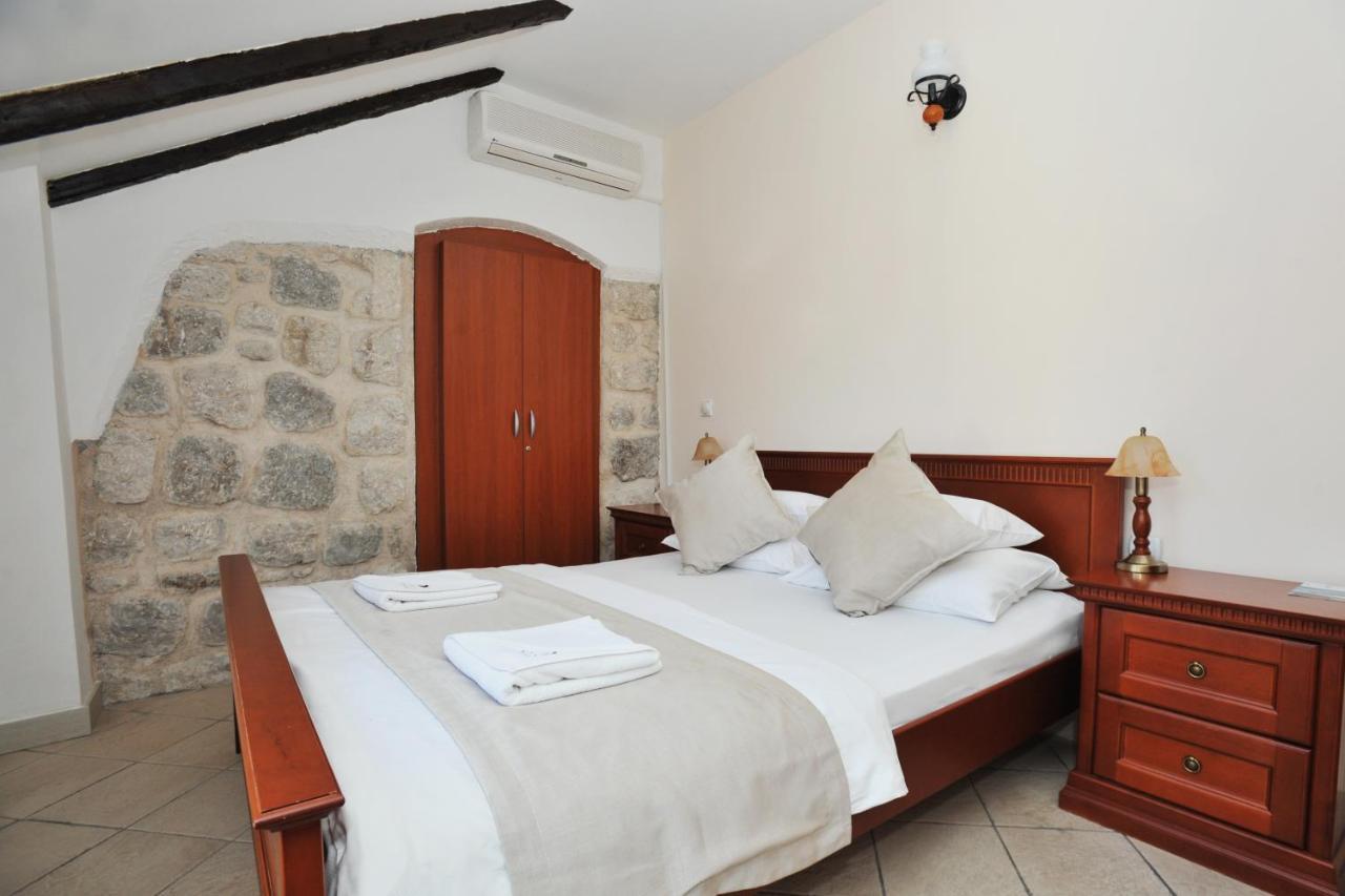 פראסט Lady Of The Rocks Apartments מראה חיצוני תמונה
