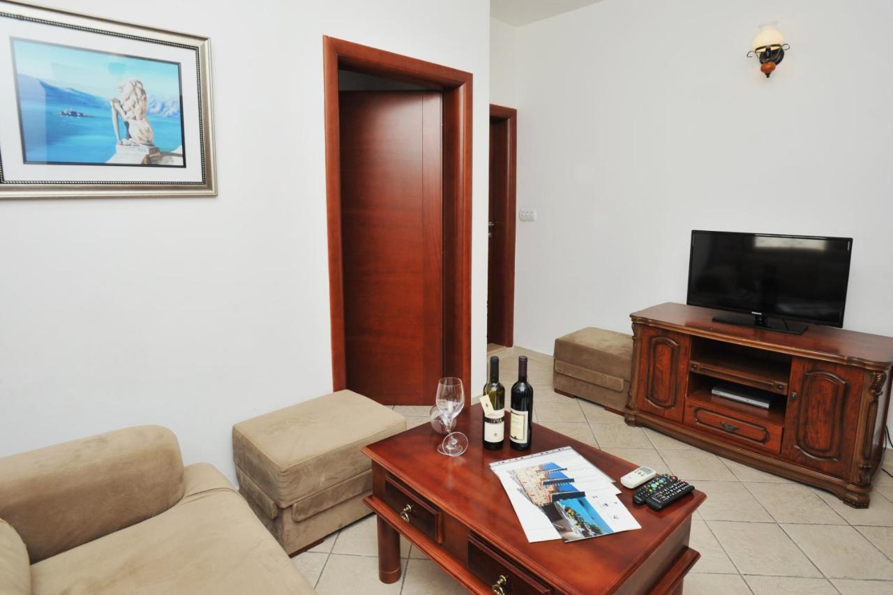 פראסט Lady Of The Rocks Apartments מראה חיצוני תמונה